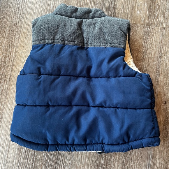 Baby Gap winter vest - 6-12 months - Picture 3 of 3